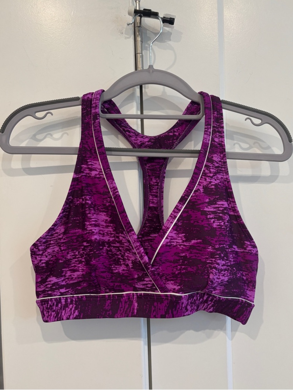 Athleta Purple Space Dye Printed Racerback Sports Bra with White Trim. Size M